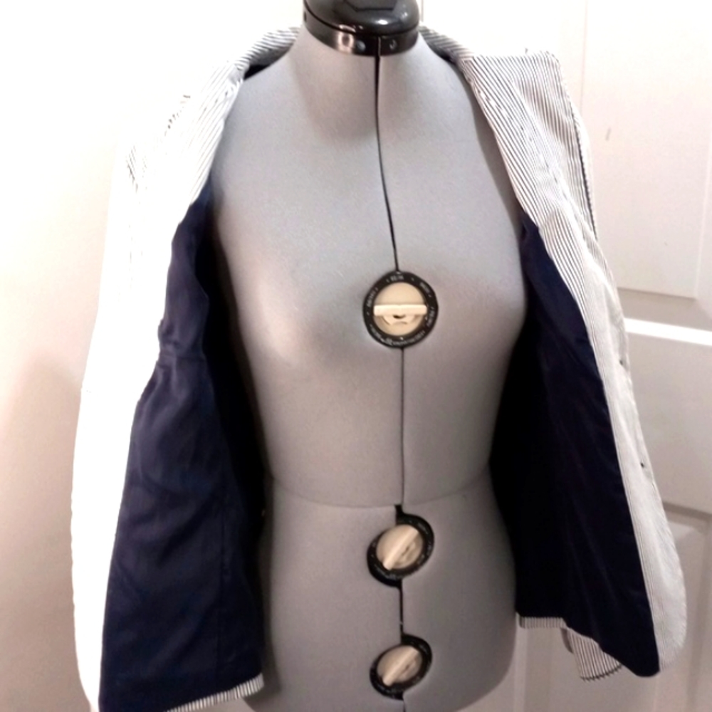 Talbots Navy & White Pin Striped 2 Button Blazer Size 10p - Picture 5 of 5